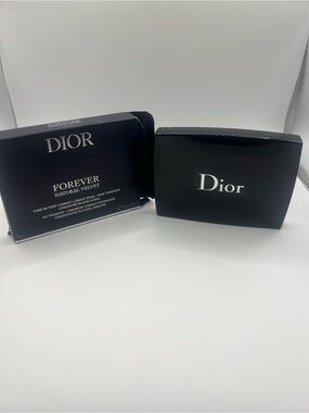 Dior Forever Natural Velvet Compact - Black and White Accents